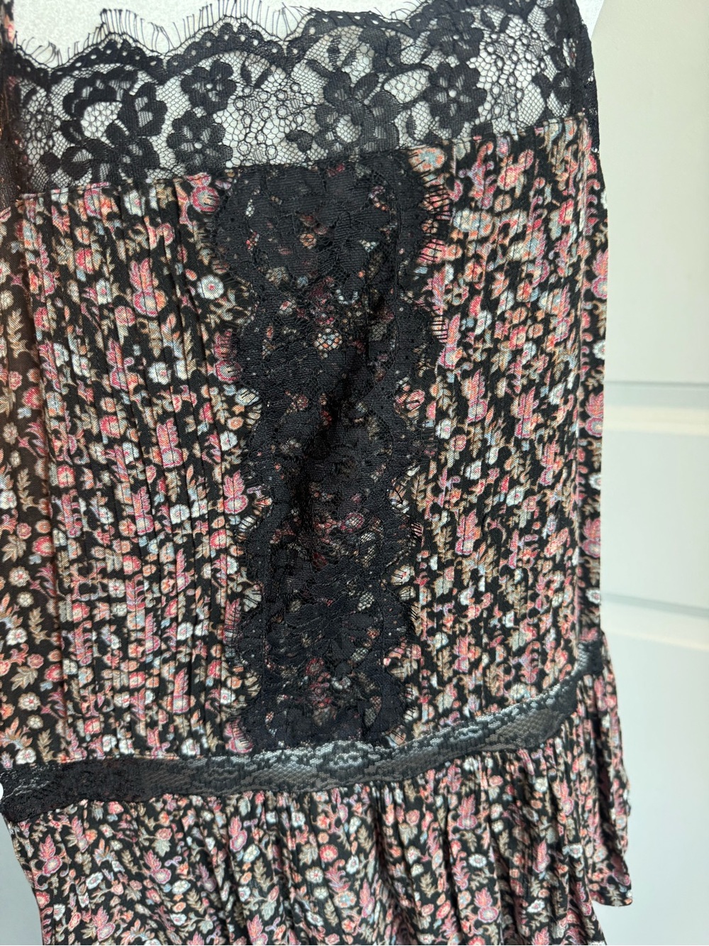 American Eagle Outfitters Women's Tank Top Black Lace Floral Print Size Medium - Picture 7 of 10